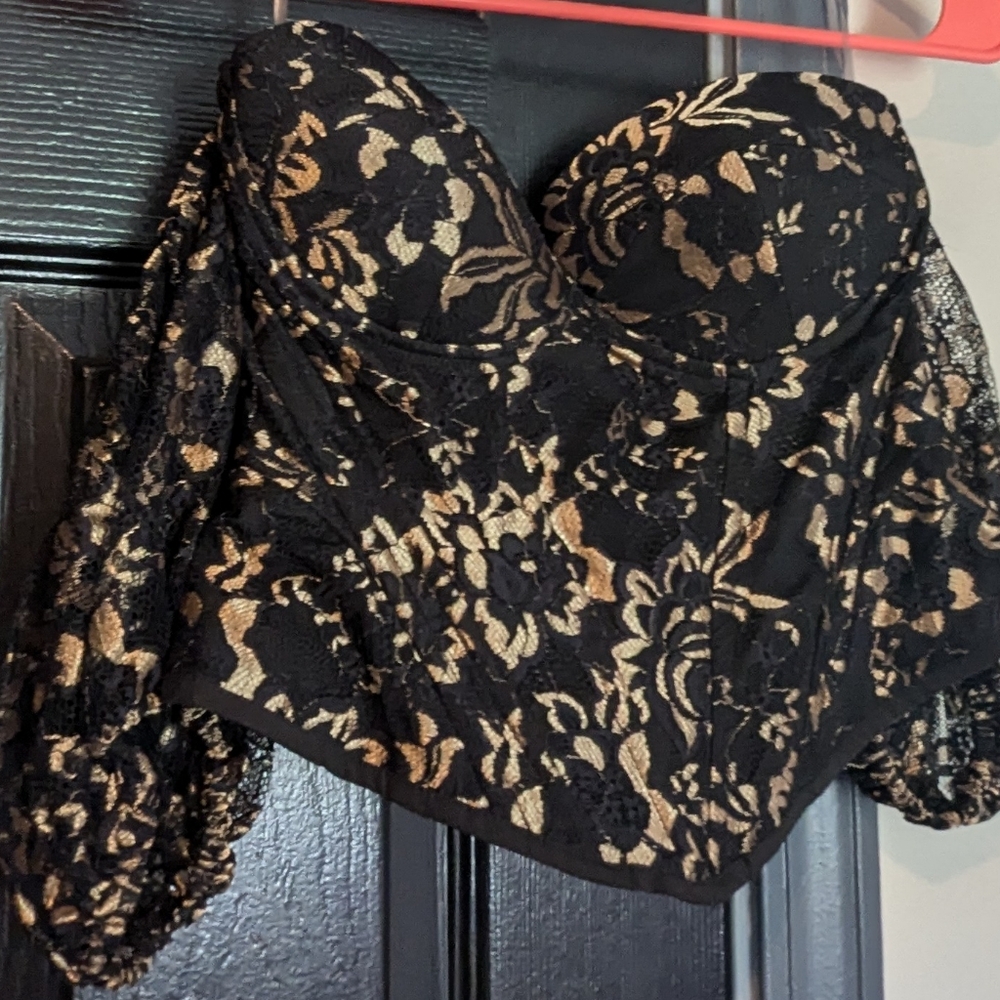 Lace puff sleeve corset top